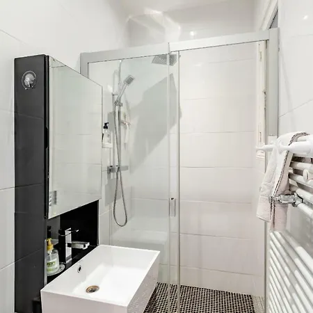 Apartment La Joliette- Spacieux Et Lumineux, 4 Couchages Marseille
